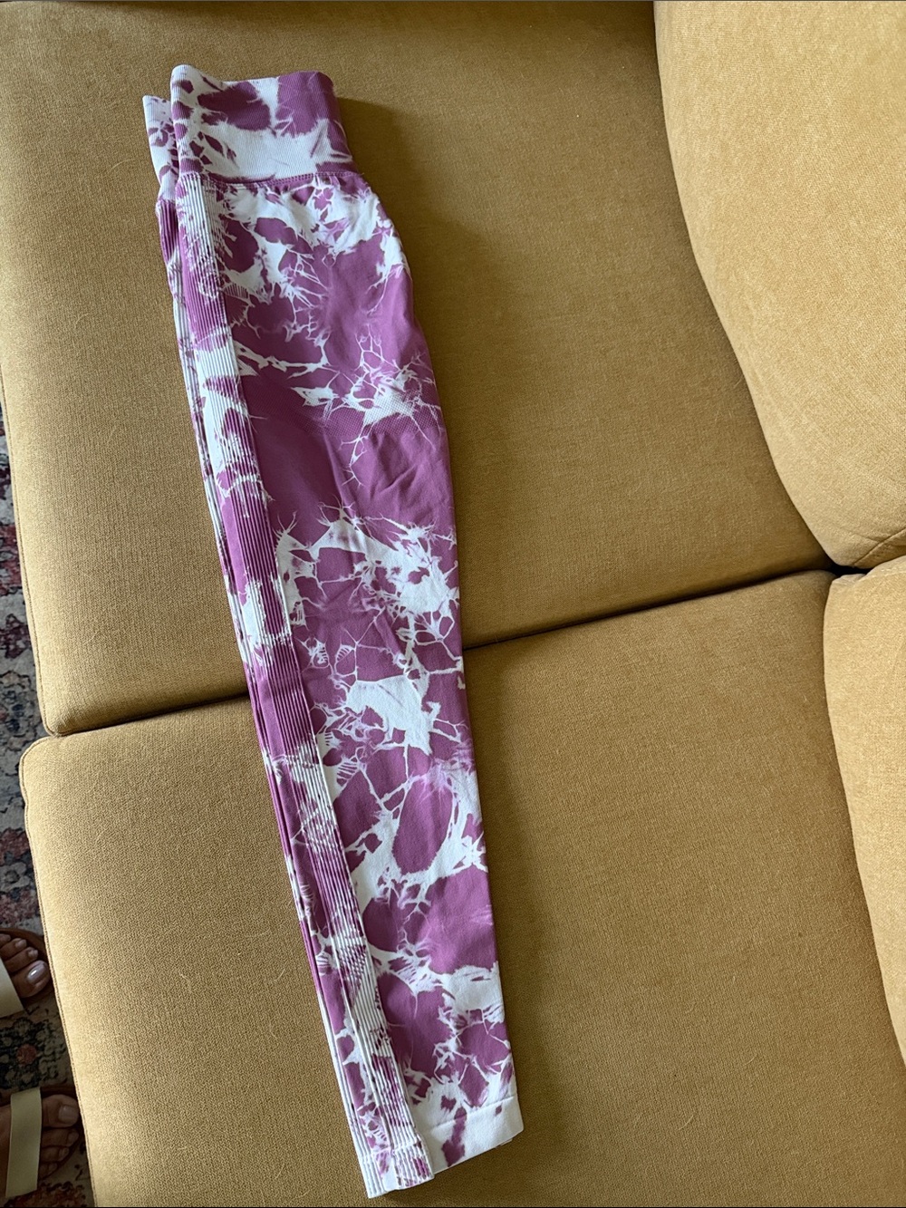 Tie-Dye Leggings in Purple and White